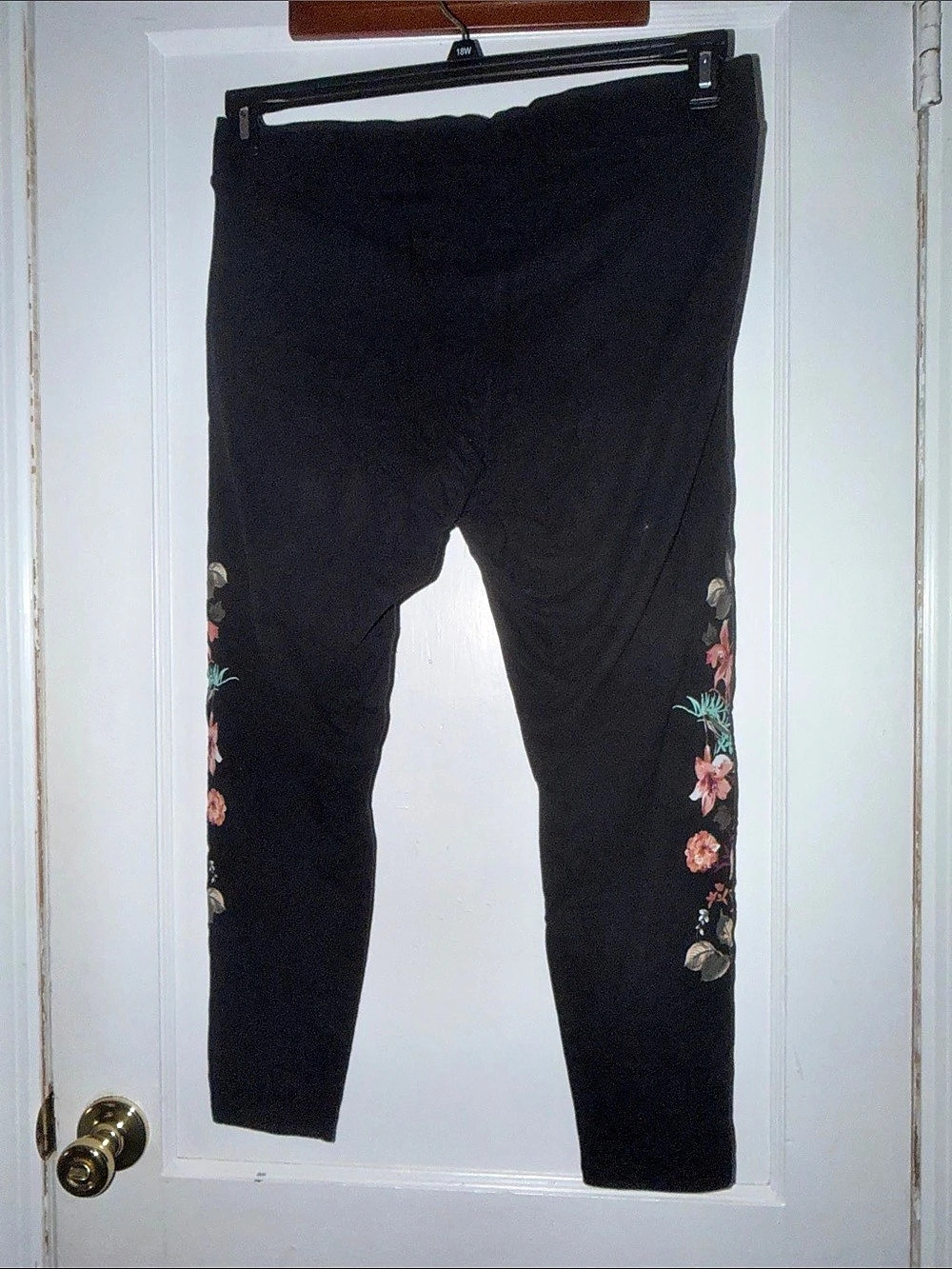Torrid Floral Leggings Black & Pink Size 2X - Picture 2 of 4